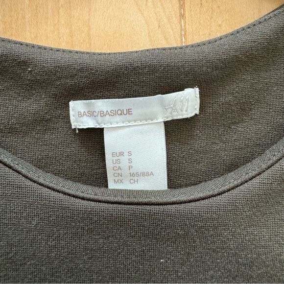 Khaki midi dress - H&M size small - Picture 4 of 8